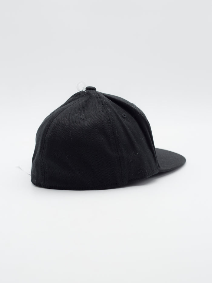 Flexfit Flat Peak Baseball Cap Black - La Tienda de las Gorras