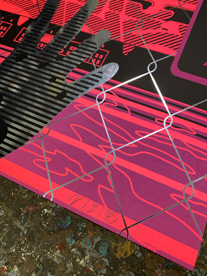 Vizie: Hanging On The Fence / Chrome Paper variant (RAER)