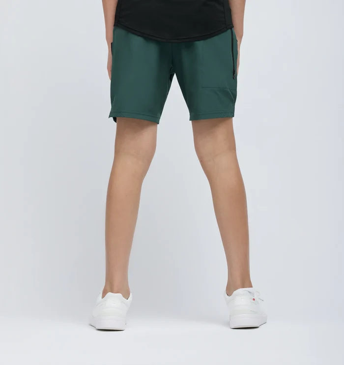 Youth Stride Short 7.5"
