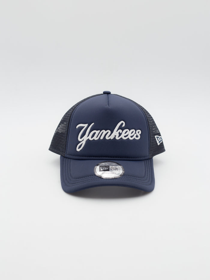9FORTY Script New York Yankees Trucker Navy