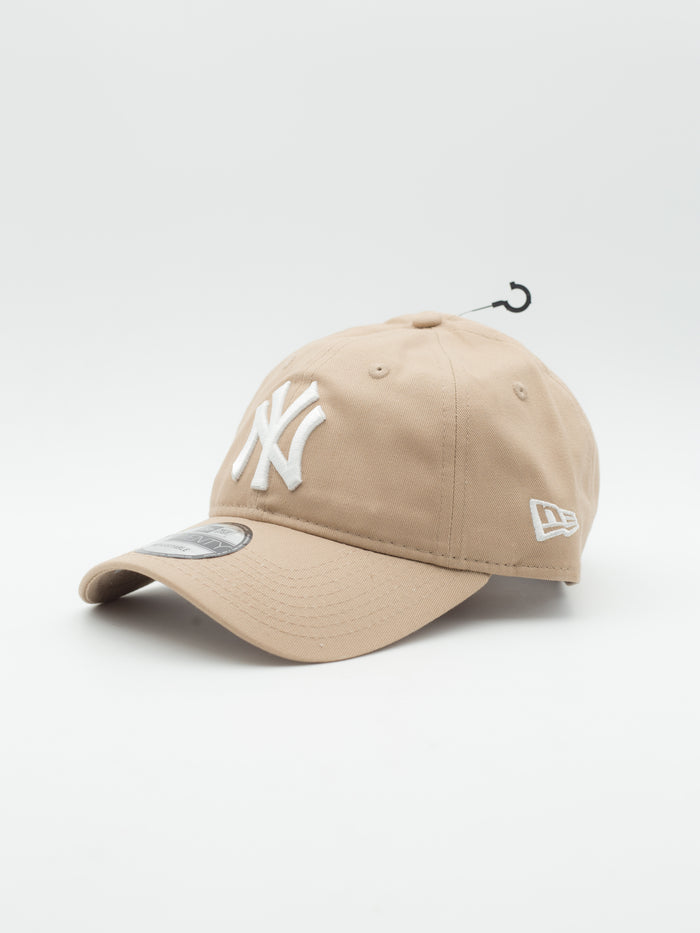 9TWENTY League Essential New York Yankees Khaki