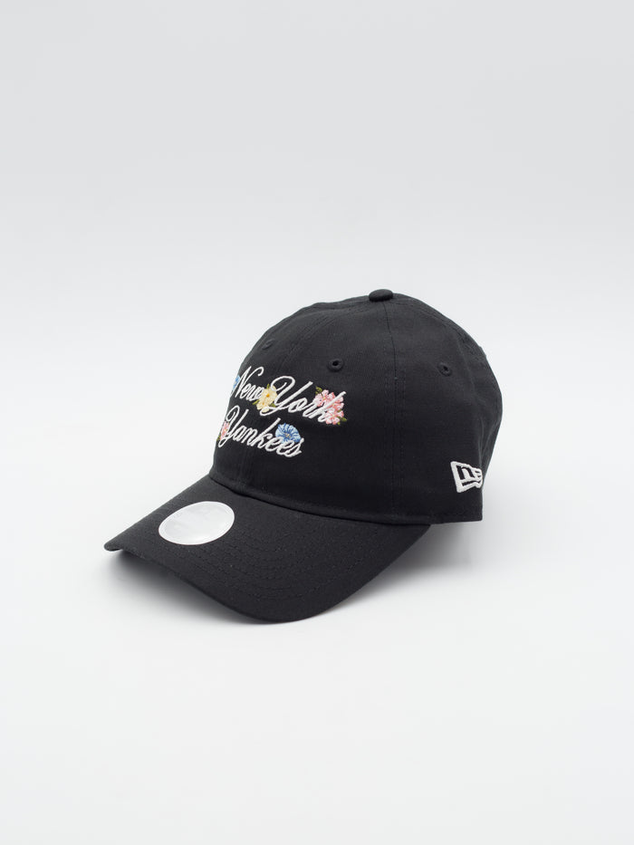 9TWENTY Womens Floral Script New York Yankees Black