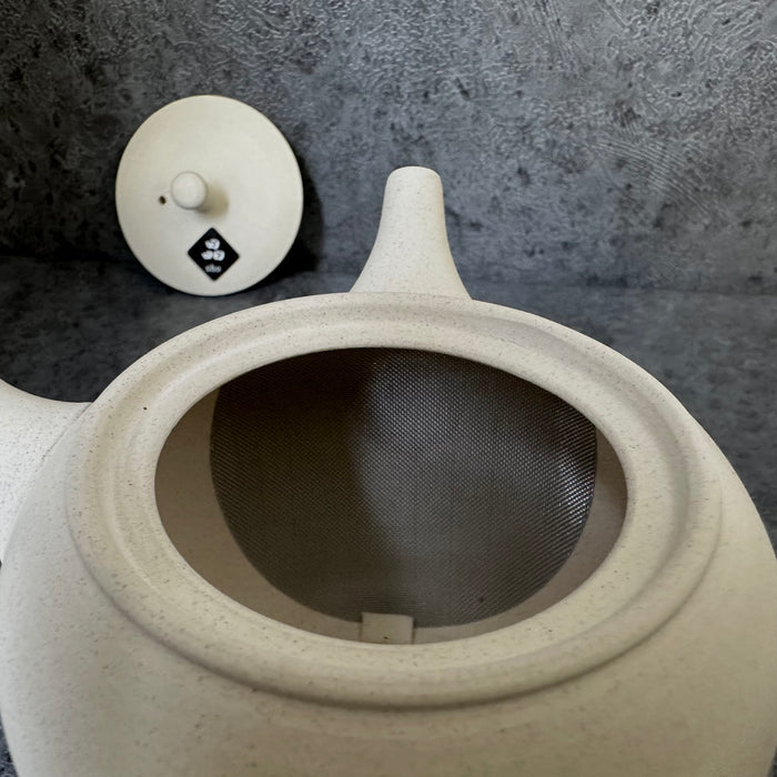 DISCONTINUED Shoko Kiln Y731: Clouds Maru - Off White Clay Kyusu Tea Pot (320 ml) 晶光白泥丸急須