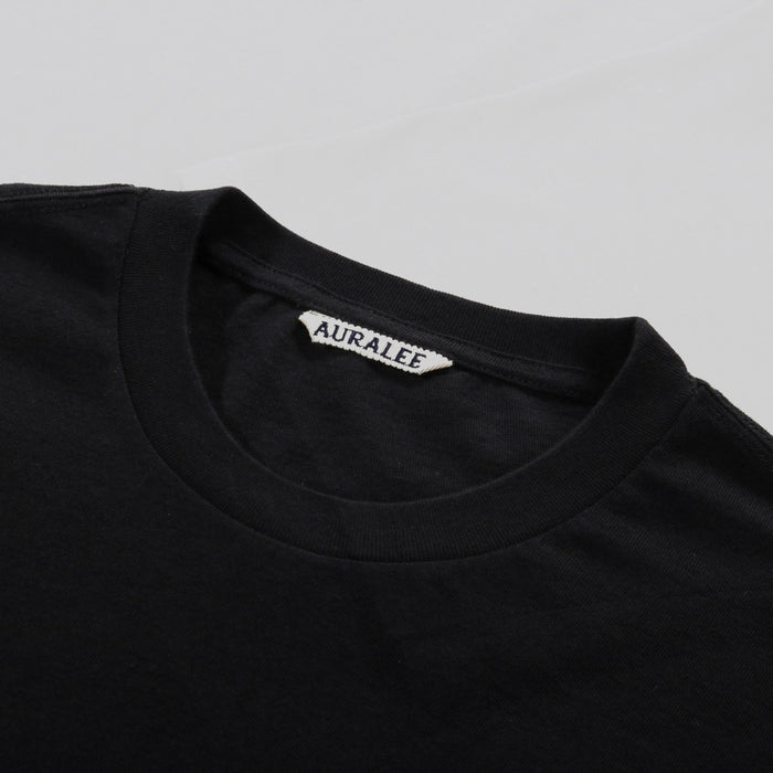 AURALEE SEAMLESS CREW NECK TEE BLACK