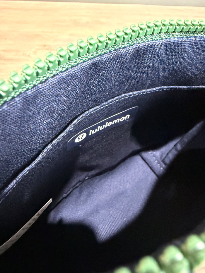 Canvas Pouch Mini *Wordmark