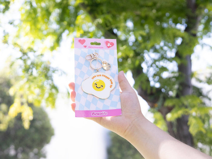 glitter metal keychain - sunny eggy