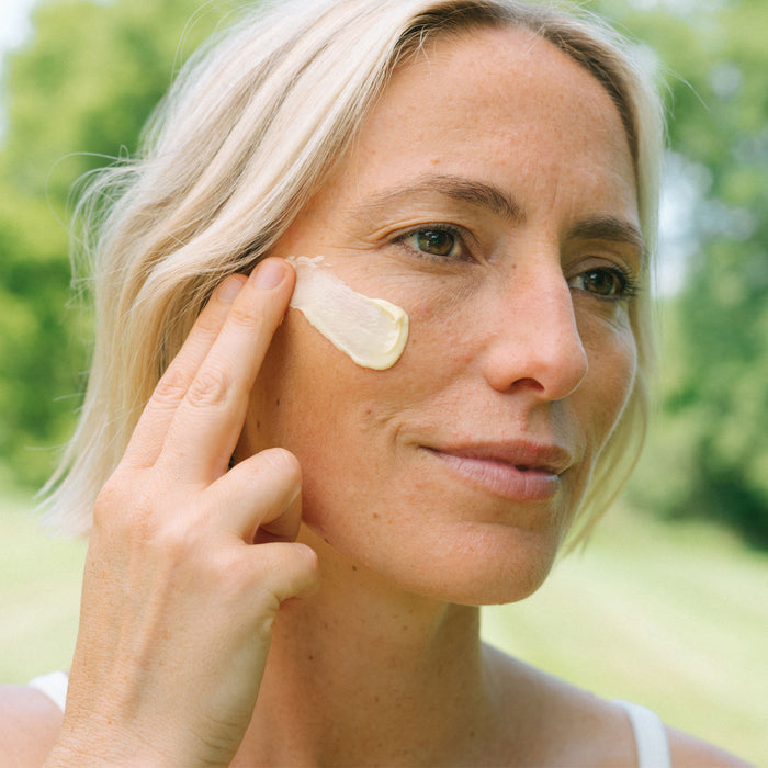Ursa Major-Golden Hour Recovery Cream-Skincare-Golden-Hour-Recovery-Cream-05_18f8382d-e305-4df7-98d6-537689d198d2-The Detox Market |