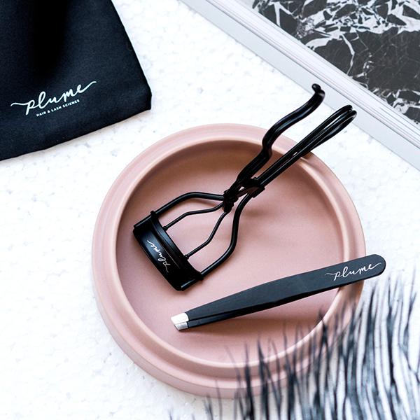Lash Curler - Makeup - Plume - plume-lash-tweezer_aa065b28-5afa-44e0-9f1b-d323465af28f - The Detox Market |
