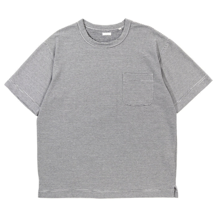 NANAMICA MICRO STRIPE POCKET TEE NAVY X WHITE