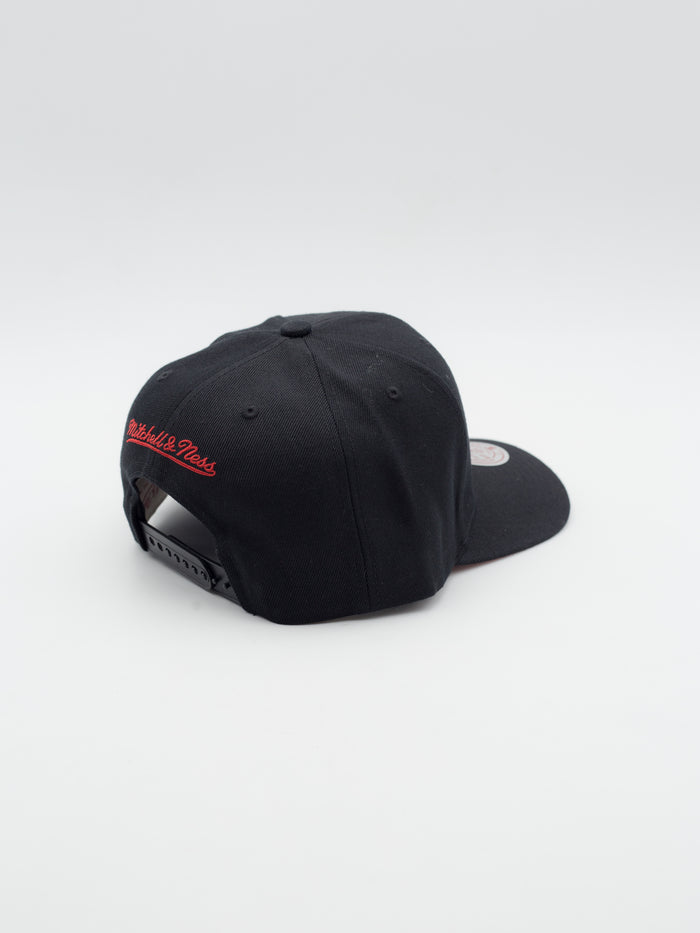Pro Crown Chicago Bulls Snapback Black